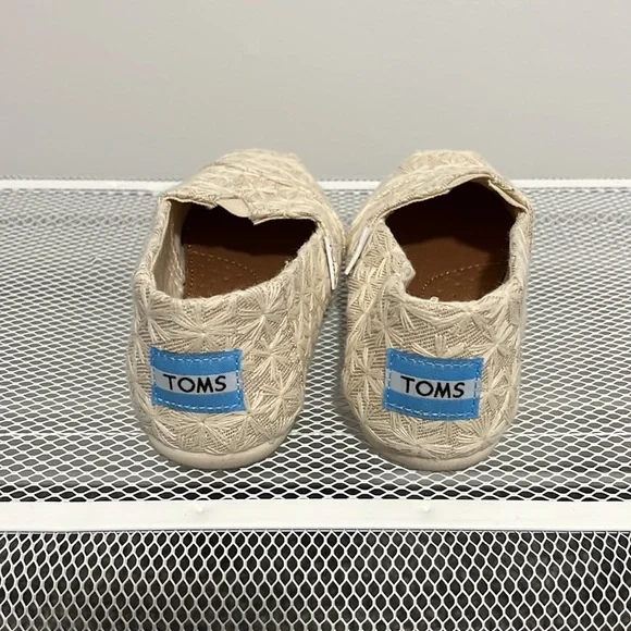 Shoes - Picture 4 of 5